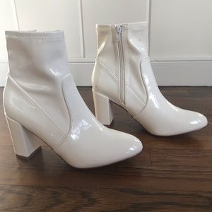 Steve Madden white booties size 8